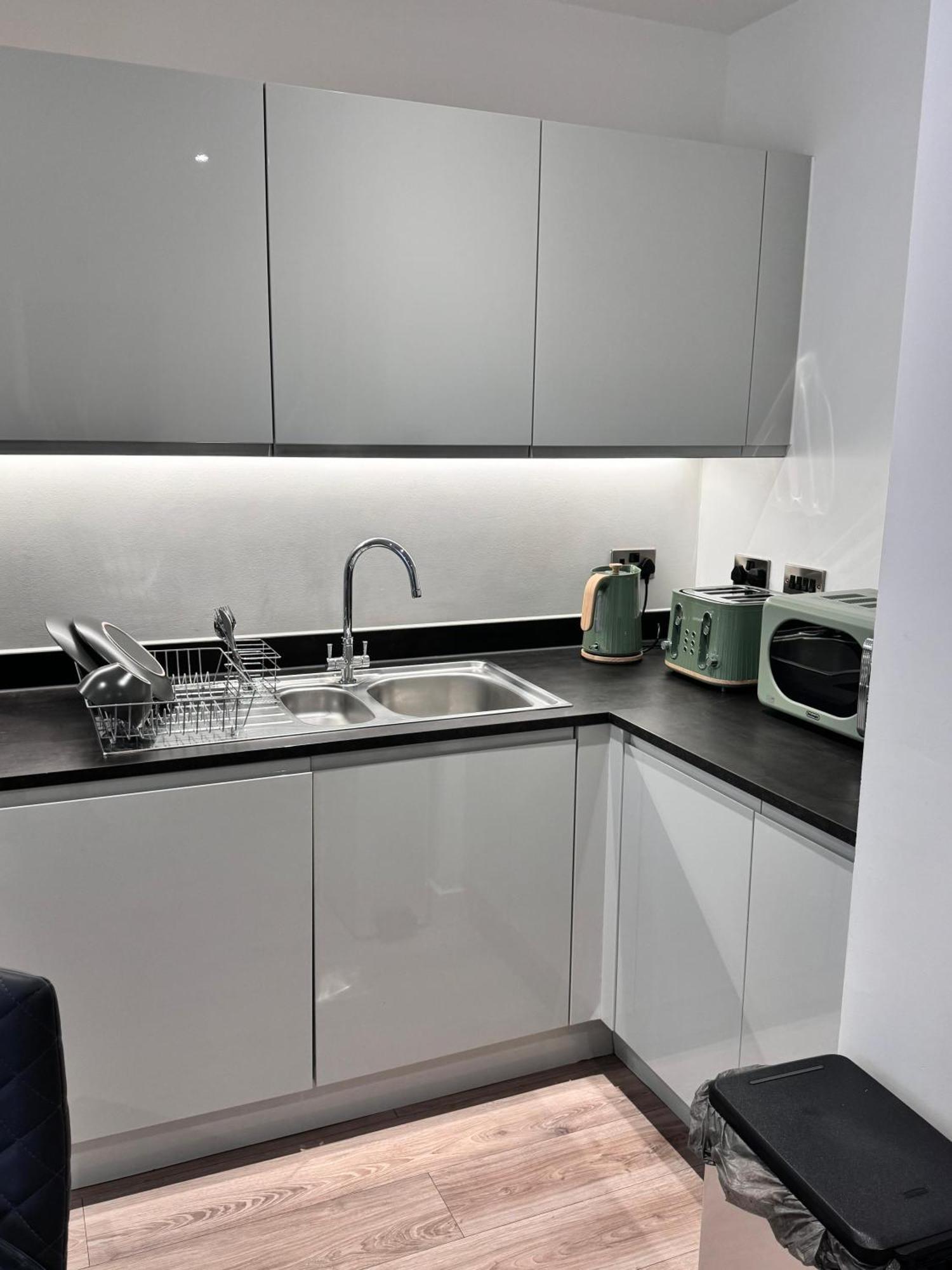 Stylish Luxury Solihull Flat ภายนอก รูปภาพ