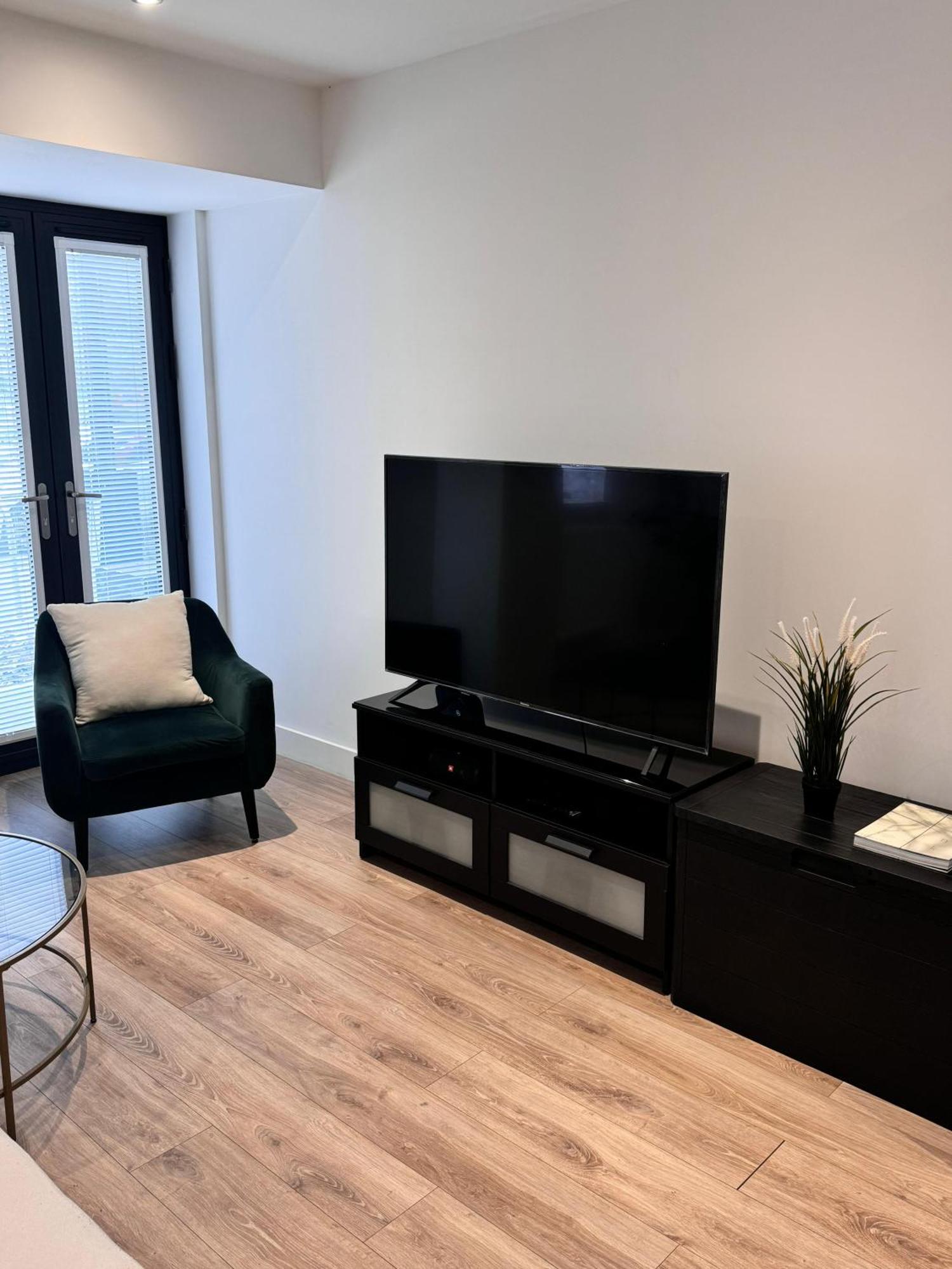 Stylish Luxury Solihull Flat ภายนอก รูปภาพ